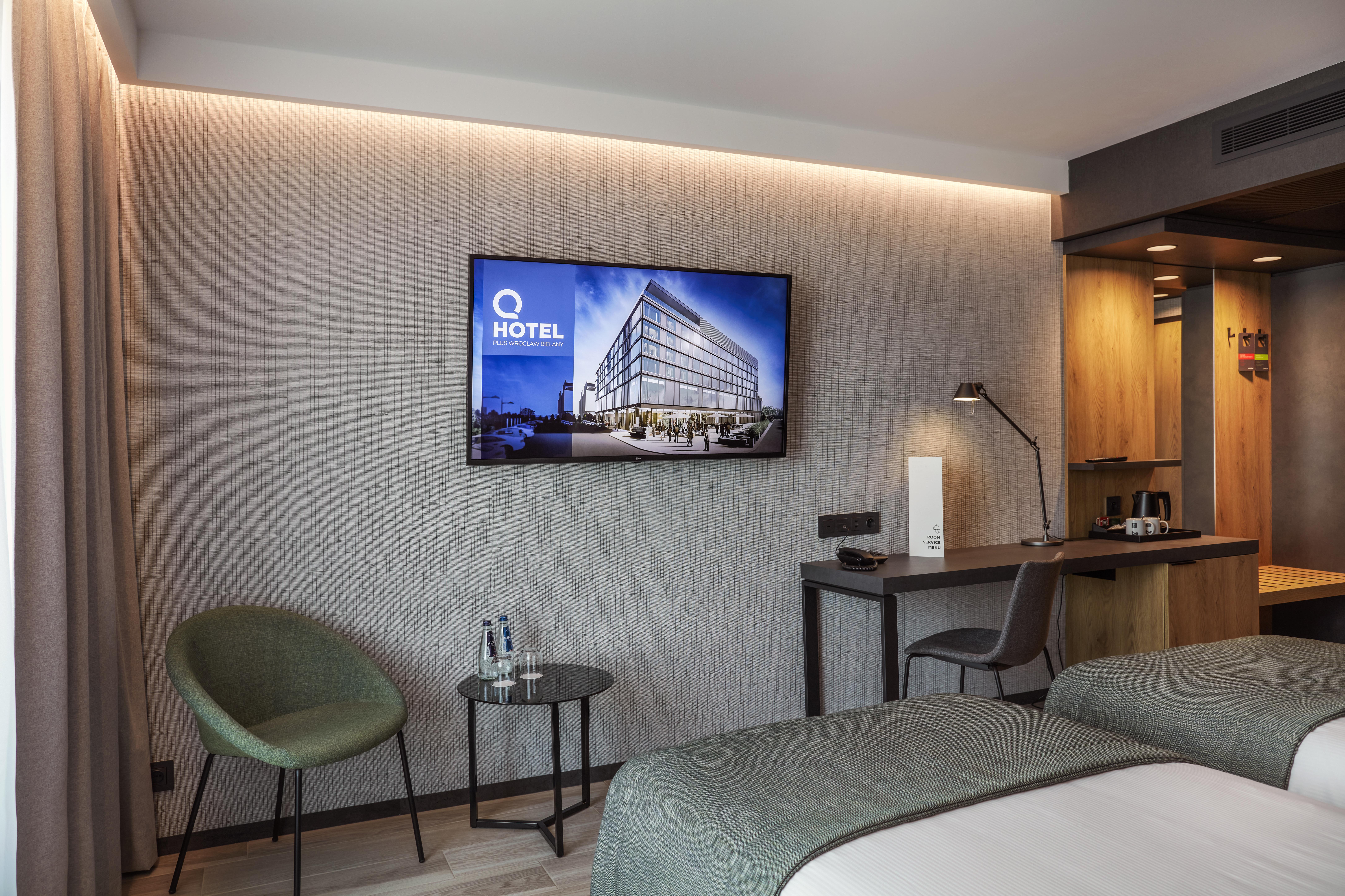 Q Hotel Plus Wroclaw Bielany Bielany Wrocławskie Exterior foto