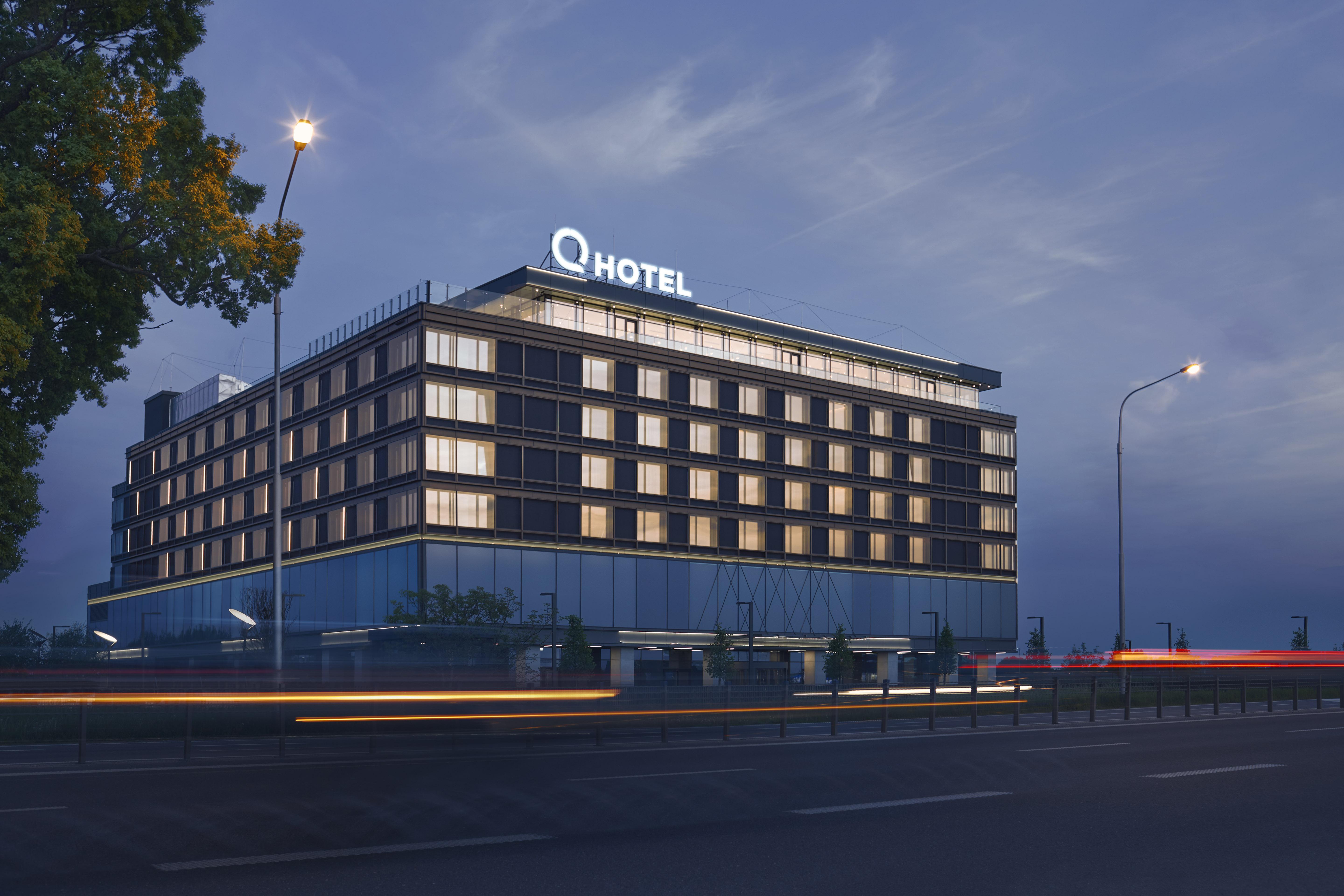 Q Hotel Plus Wroclaw Bielany Bielany Wrocławskie Exterior foto